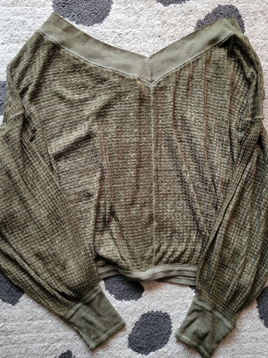 We The Free Tops - We The Free Olive Green Lightweight V‑Neck Pullover